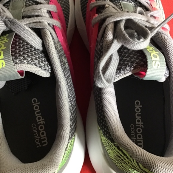 😎Adidas, new condition, minimal wear, see pics. Size 9, cloud foam comfort🔥 - Picture 5 of 7